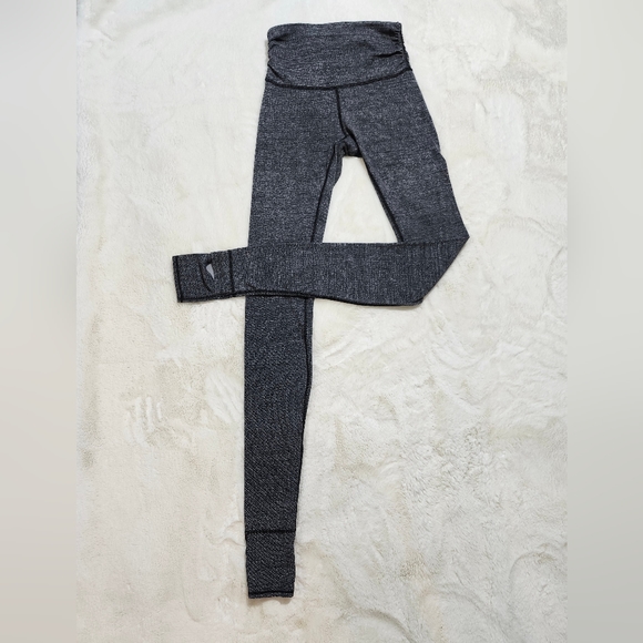 Lululemon Still Mind Tight *28". Size 4. - Picture 7 of 15
